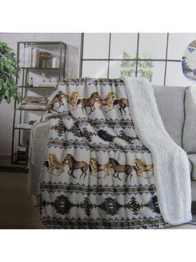 NWT Oklahoma Horse Mia Sherpa Blanket Western Linen